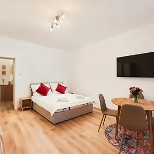Malixa - In The Heart Of Next To Metro Vienna