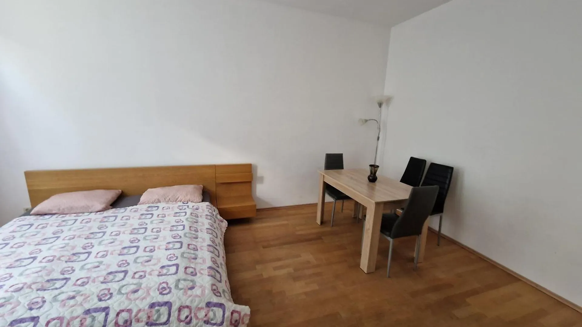 Apartments Keinergasse 18-Contactless Check-In! contacts